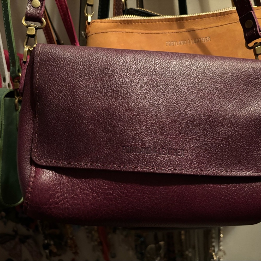 Portland Leather Plum Medium Metro